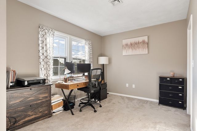 172 Patrick Rd 172, Tewksbury, MA 01876