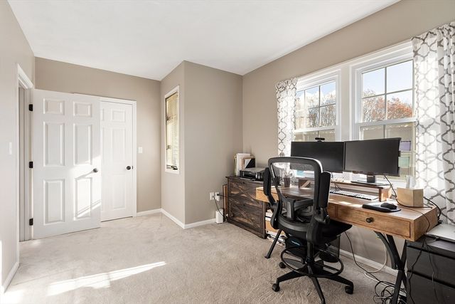 172 Patrick Rd 172, Tewksbury, MA 01876