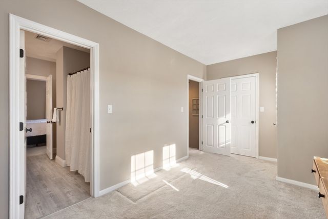 172 Patrick Rd 172, Tewksbury, MA 01876