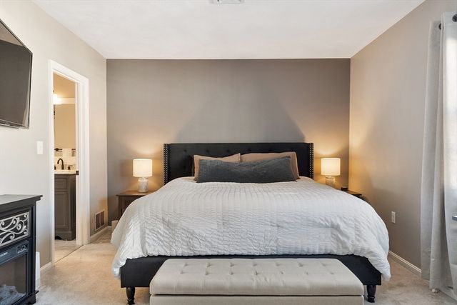 172 Patrick Rd 172, Tewksbury, MA 01876