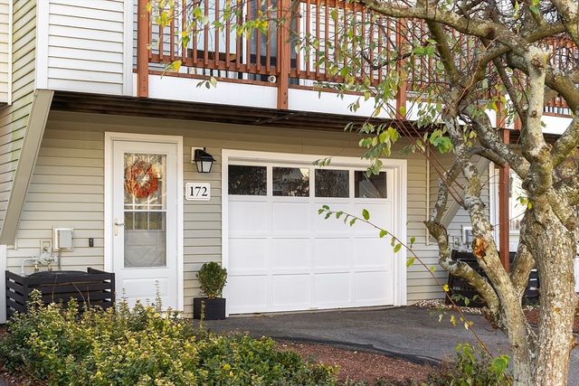 172 Patrick Rd 172, Tewksbury, MA 01876