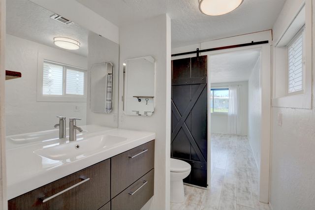 7441 Maple Lane, Central Point, OR 97502