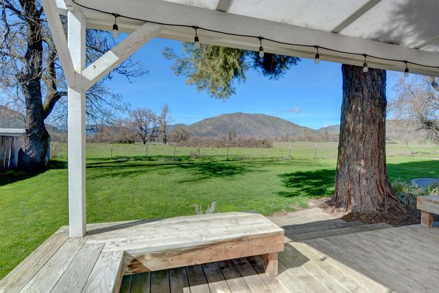 7441 Maple Lane, Central Point, OR 97502