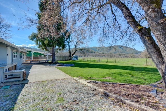 7441 Maple Lane, Central Point, OR 97502