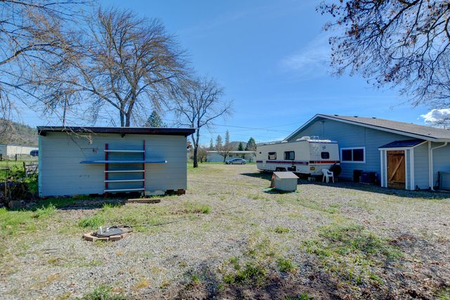 7441 Maple Lane, Central Point, OR 97502