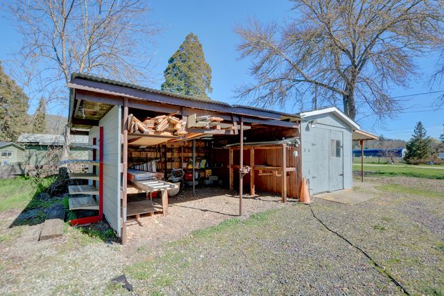 7441 Maple Lane, Central Point, OR 97502