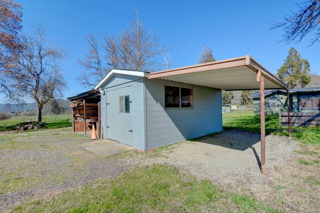 7441 Maple Lane, Central Point, OR 97502