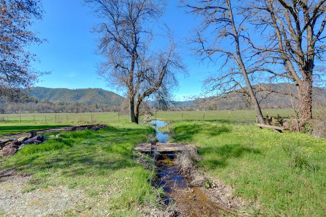 7441 Maple Lane, Central Point, OR 97502