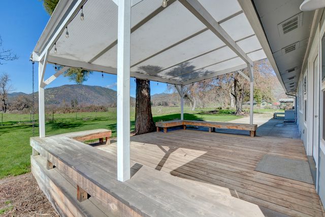 7441 Maple Lane, Central Point, OR 97502