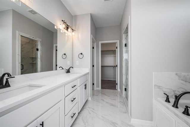 1667 N 156th Street, Basehor, KS 66007