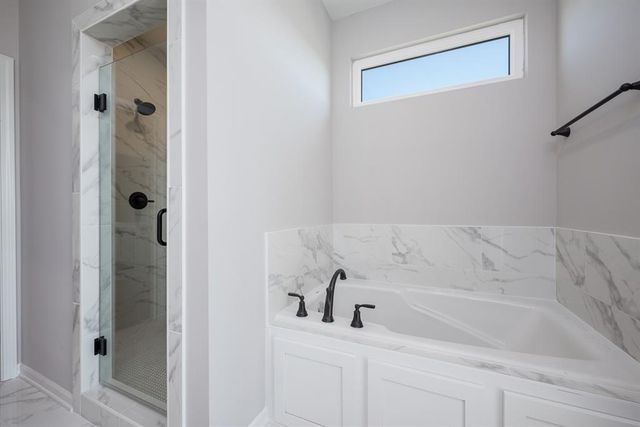 1667 N 156th Street, Basehor, KS 66007