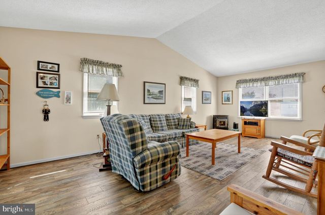 6135 MARTIN LN, Chincoteague Island, VA 23336