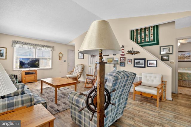 6135 MARTIN LN, Chincoteague Island, VA 23336