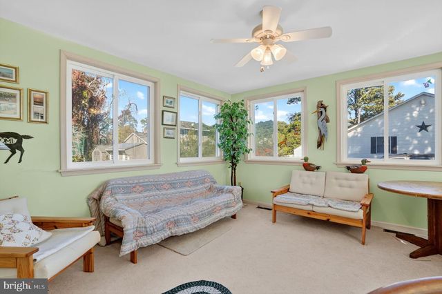 6135 MARTIN LN, Chincoteague Island, VA 23336