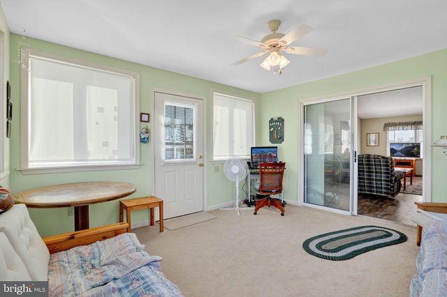 6135 MARTIN LN, Chincoteague Island, VA 23336