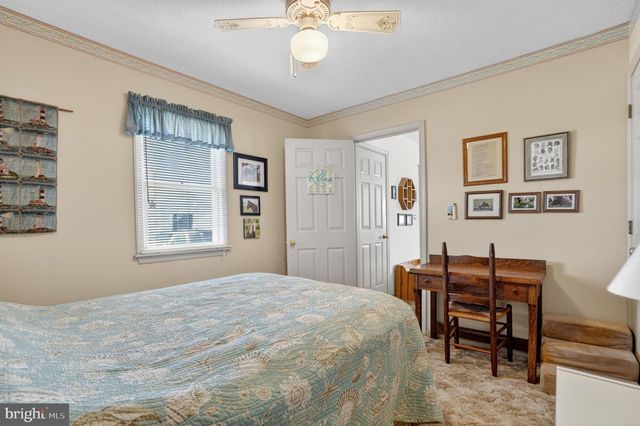 6135 MARTIN LN, Chincoteague Island, VA 23336