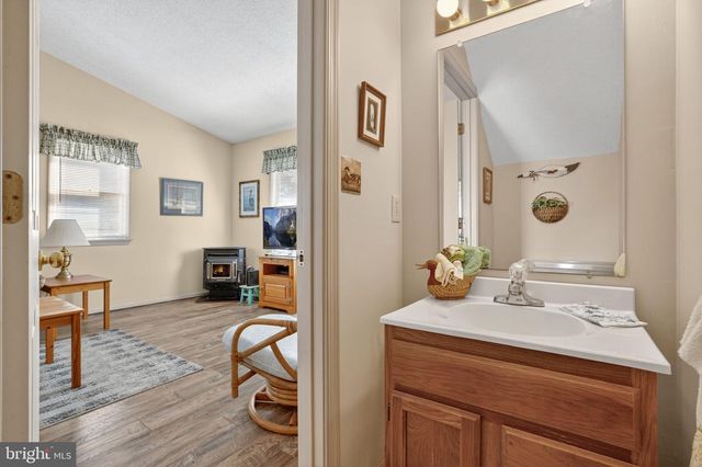 6135 MARTIN LN, Chincoteague Island, VA 23336