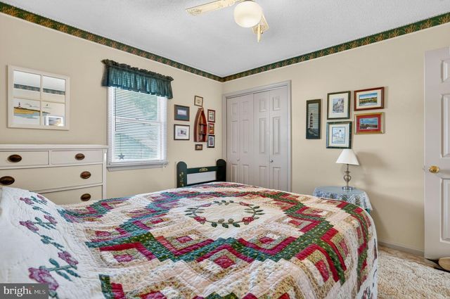 6135 MARTIN LN, Chincoteague Island, VA 23336