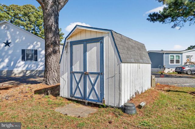 6135 MARTIN LN, Chincoteague Island, VA 23336