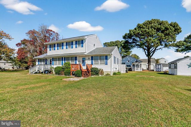 6135 MARTIN LN, Chincoteague Island, VA 23336