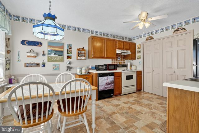 6135 MARTIN LN, Chincoteague Island, VA 23336