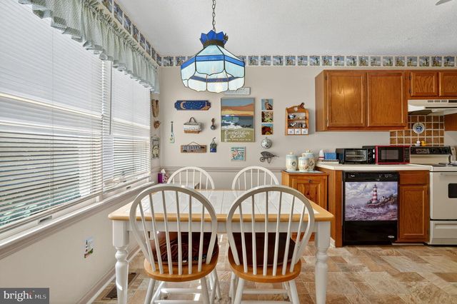 6135 MARTIN LN, Chincoteague Island, VA 23336