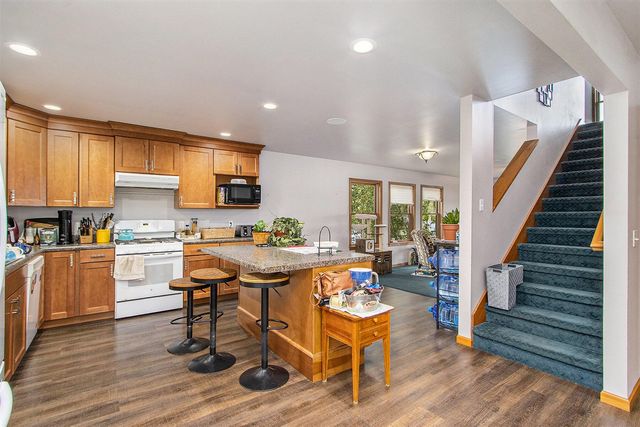 4075 Kimble Lake Drive, Vicksburg, MI 49097