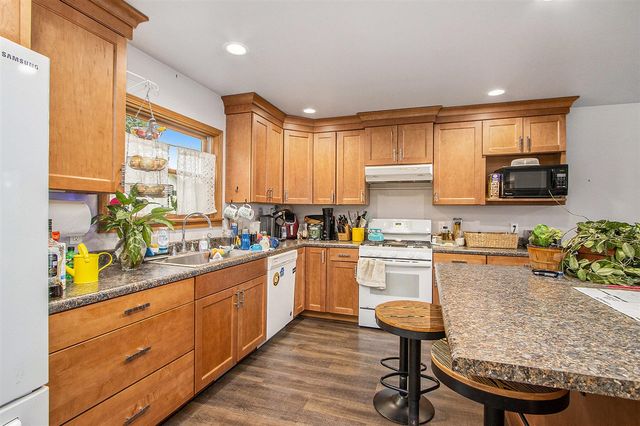 4075 Kimble Lake Drive, Vicksburg, MI 49097