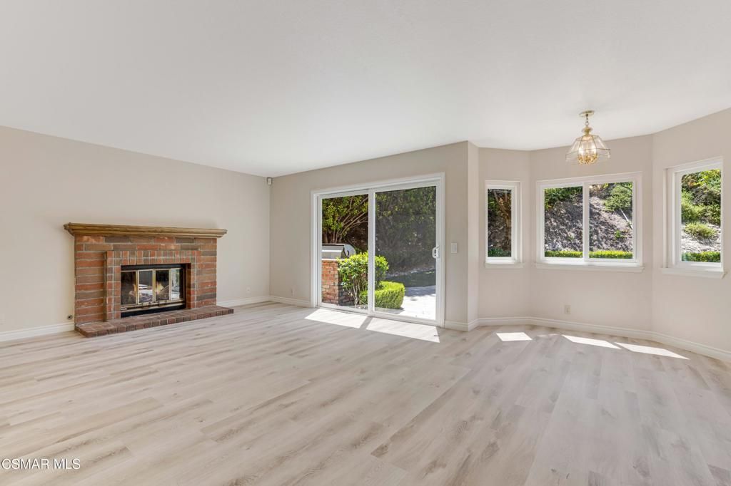 Image 12 of property listing at 3142 Rikkard Drive, Thousand Oaks, CA 91362