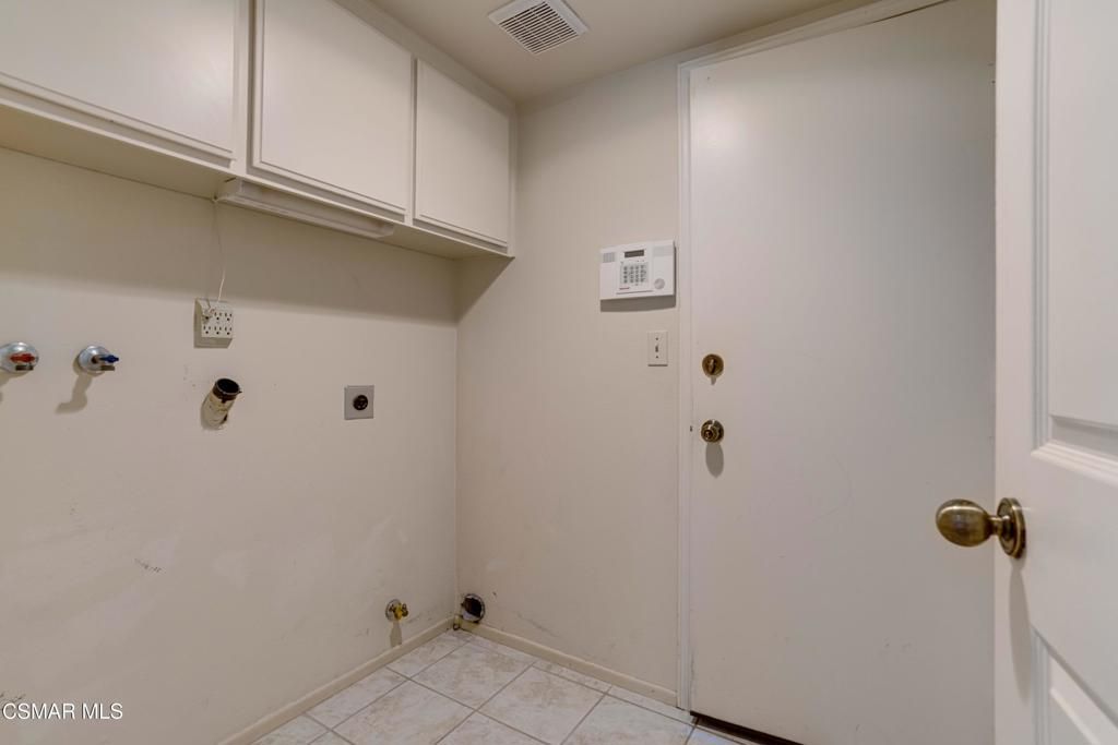 Image 16 of property listing at 3142 Rikkard Drive, Thousand Oaks, CA 91362