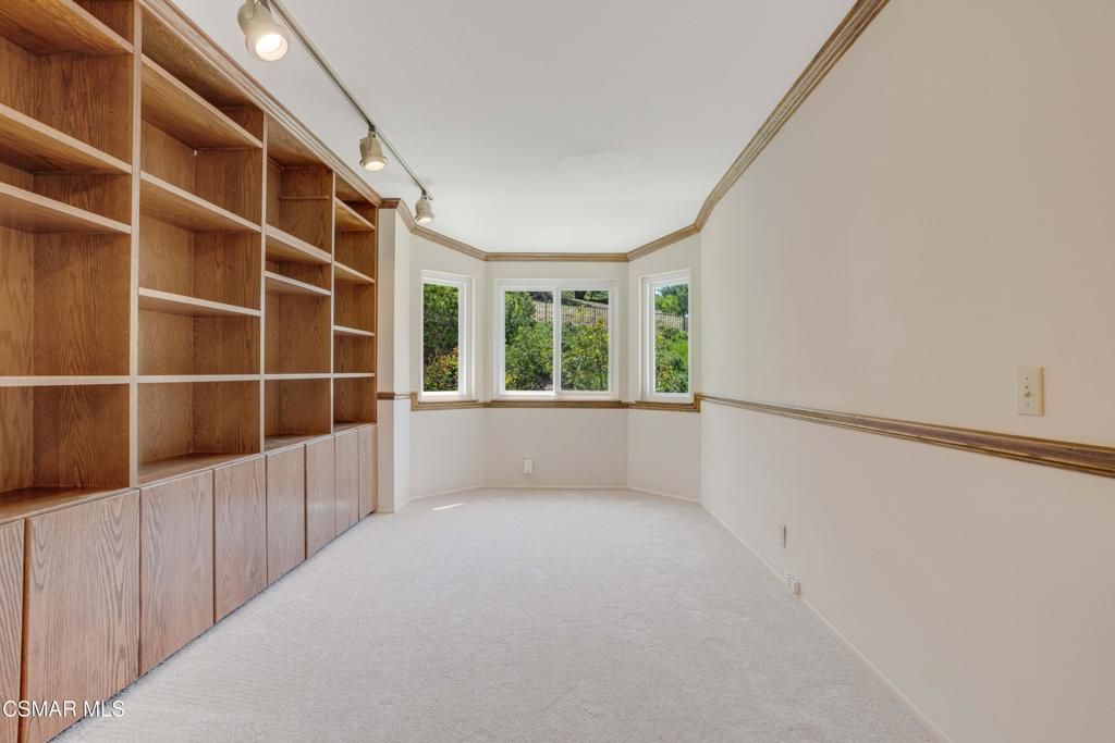 Image 17 of property listing at 3142 Rikkard Drive, Thousand Oaks, CA 91362