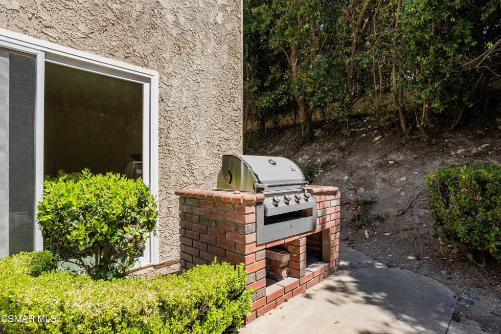 Image 32 of property listing at 3142 Rikkard Drive, Thousand Oaks, CA 91362