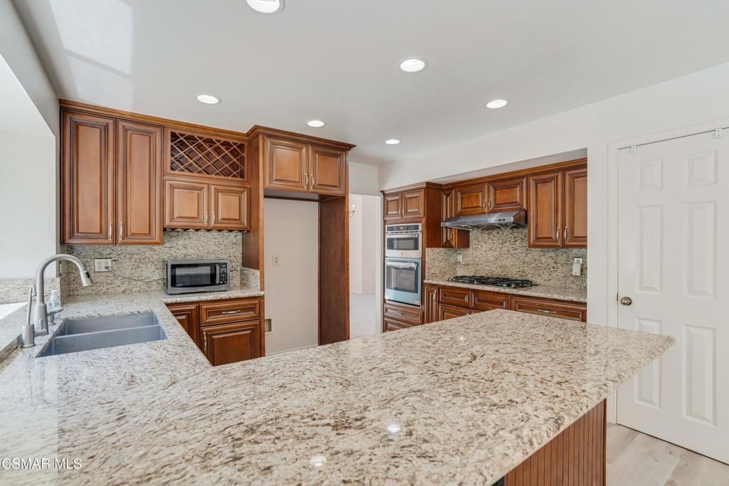 Image 6 of property listing at 3142 Rikkard Drive, Thousand Oaks, CA 91362