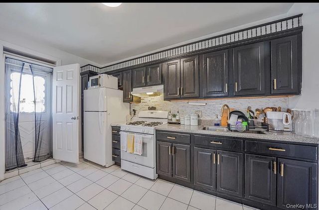 3205 Lafayette Avenue, Bronx, NY 10465