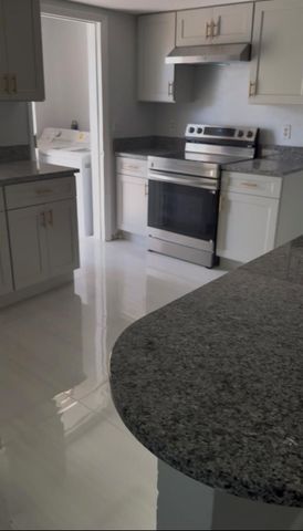 5454 NW 8th, Fort Myers, FL 33907