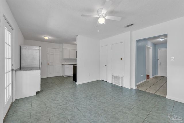 5521 Sunburst Ln, Pensacola, FL 32507
