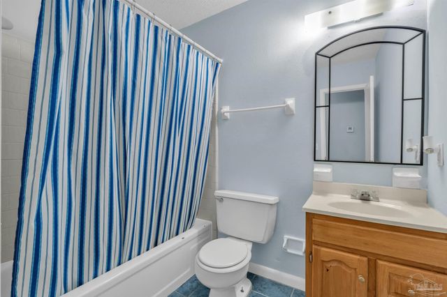 5521 Sunburst Ln, Pensacola, FL 32507