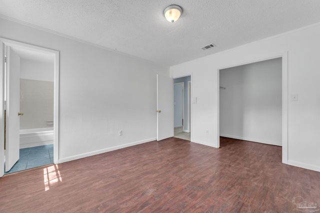 5521 Sunburst Ln, Pensacola, FL 32507