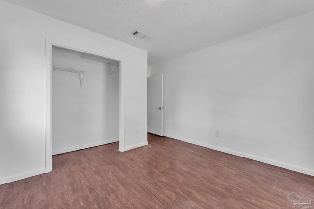5521 Sunburst Ln, Pensacola, FL 32507