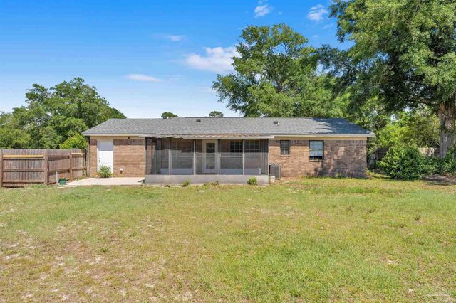 5521 Sunburst Ln, Pensacola, FL 32507