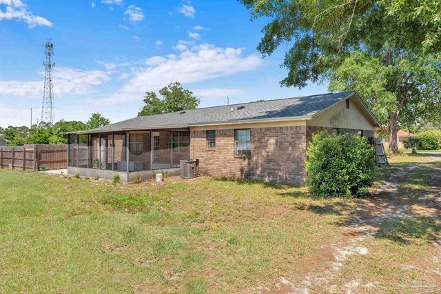 5521 Sunburst Ln, Pensacola, FL 32507