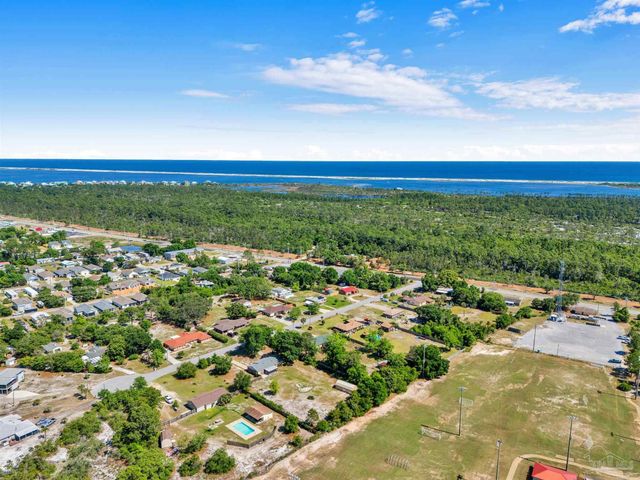 5521 Sunburst Ln, Pensacola, FL 32507