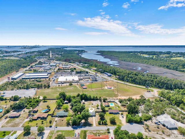 5521 Sunburst Ln, Pensacola, FL 32507