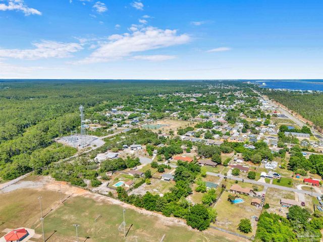 5521 Sunburst Ln, Pensacola, FL 32507