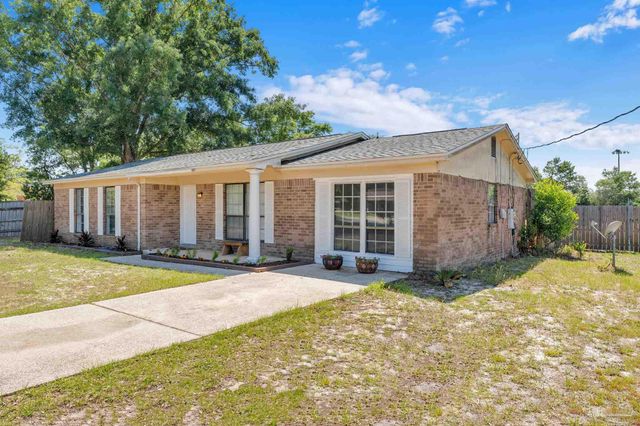 5521 Sunburst Ln, Pensacola, FL 32507