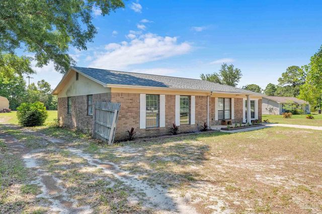 5521 Sunburst Ln, Pensacola, FL 32507