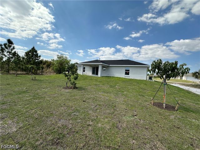 836 Newell ST E, Lehigh Acres, FL 33974