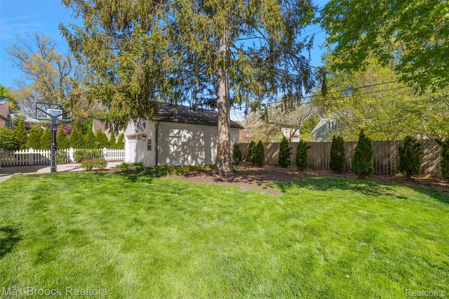 1259 Dorchester Road, Birmingham, MI 48009