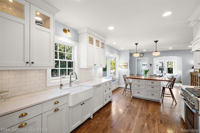 1259 Dorchester Road, Birmingham, MI 48009