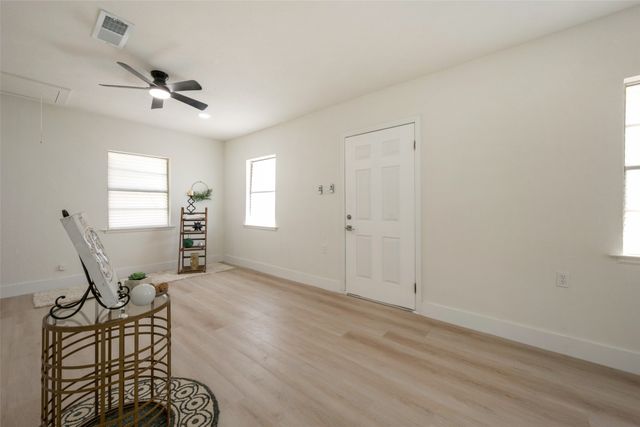 412 S Redford Lane, White Settlement, TX 76108